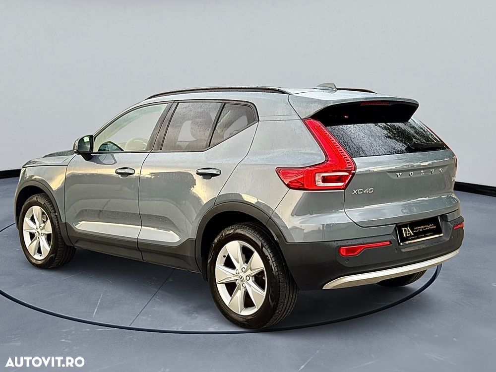 Volvo XC 40 B3 AT FWD MHEV Plus Dark - 4