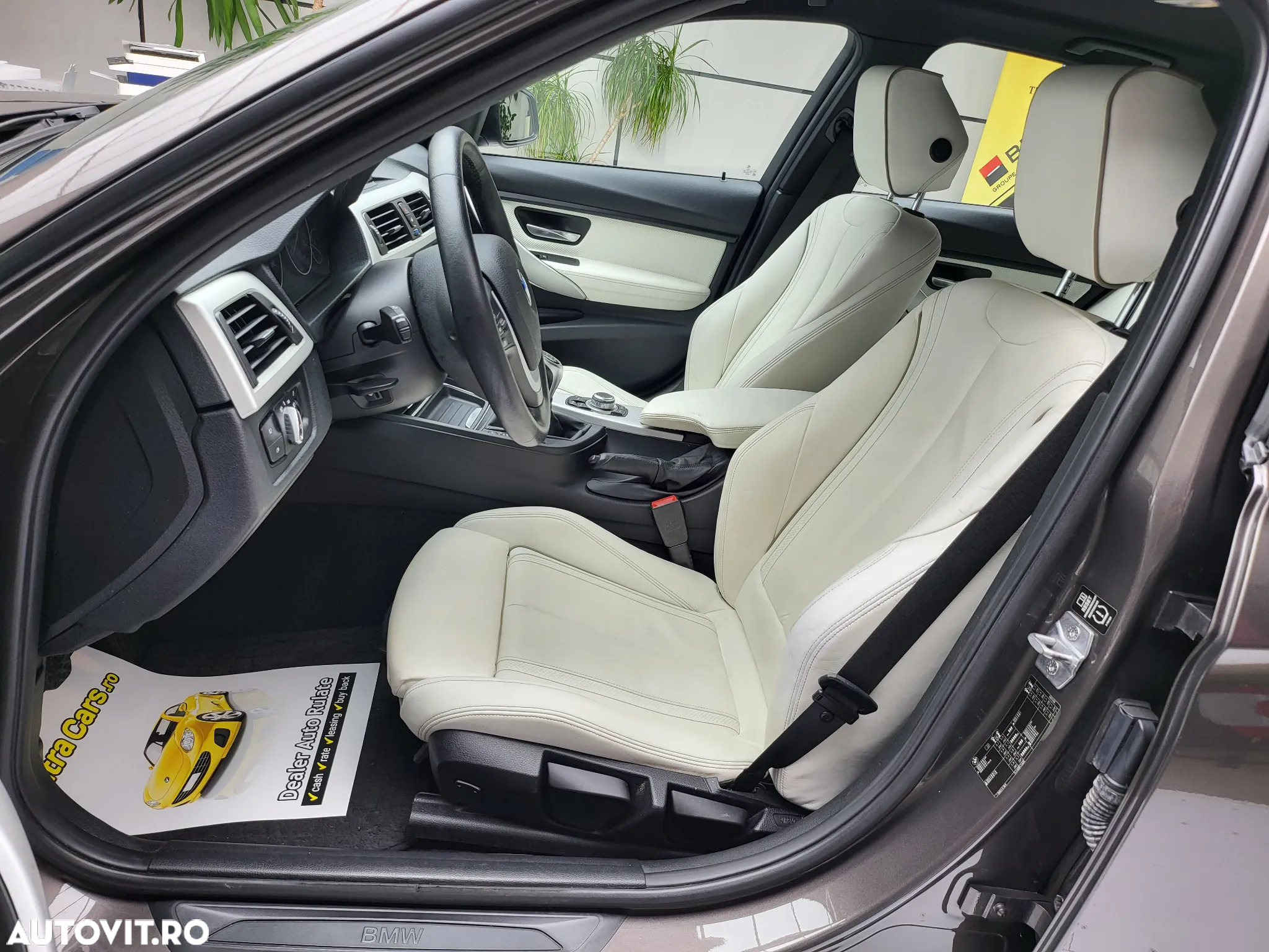 BMW Seria 3 320d Luxury Line - 15