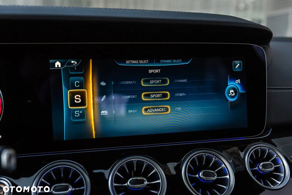 Mercedes-Benz AMG GT 43 4-Matic+ - 32