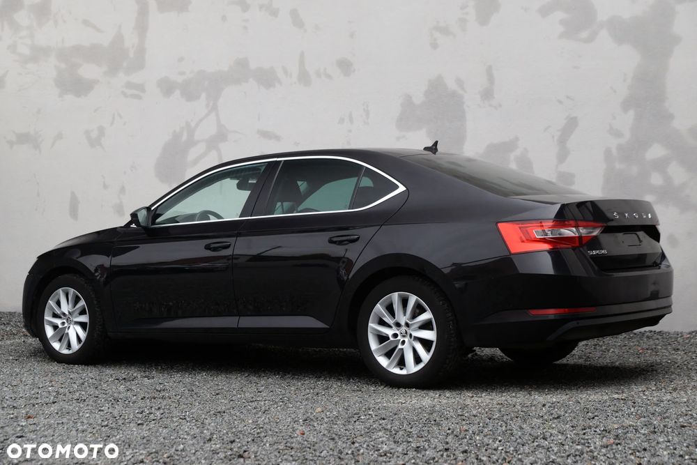 Skoda Superb 2021 photo 3