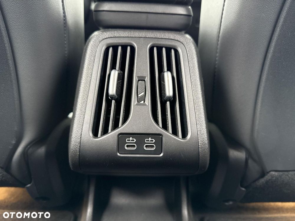 BMW iX1 eDrive20 66.5kWh M Sport - 28
