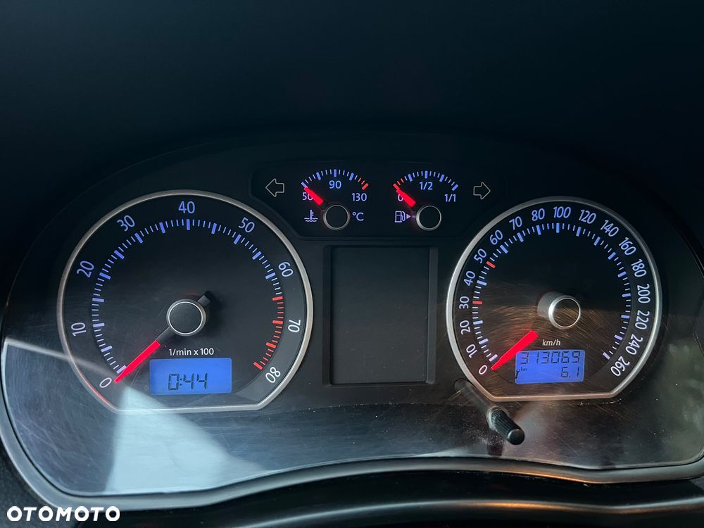Volkswagen Polo 1.8T GTI - 23
