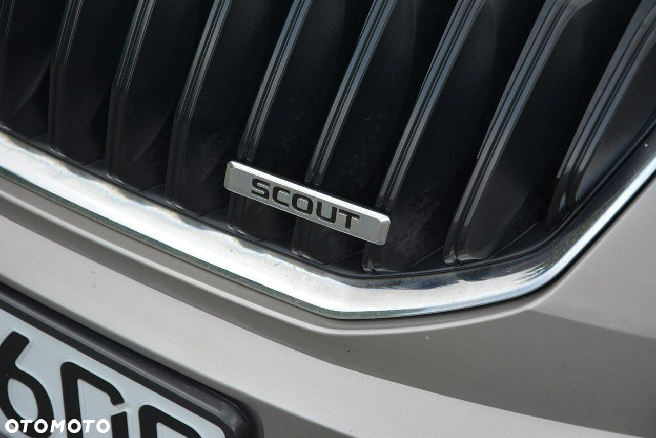 Skoda Octavia Combi 2.0 TDI 4x4 DSG Scout - 33