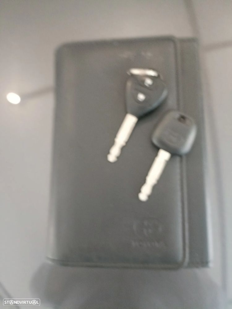 Toyota Yaris 1.4 D-4D High Pack+NAVI - 17