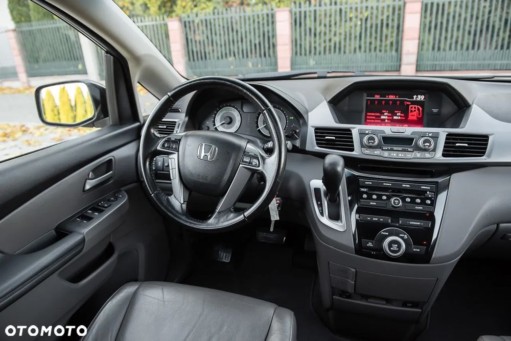Honda Odyssey 3.5 LX - 25