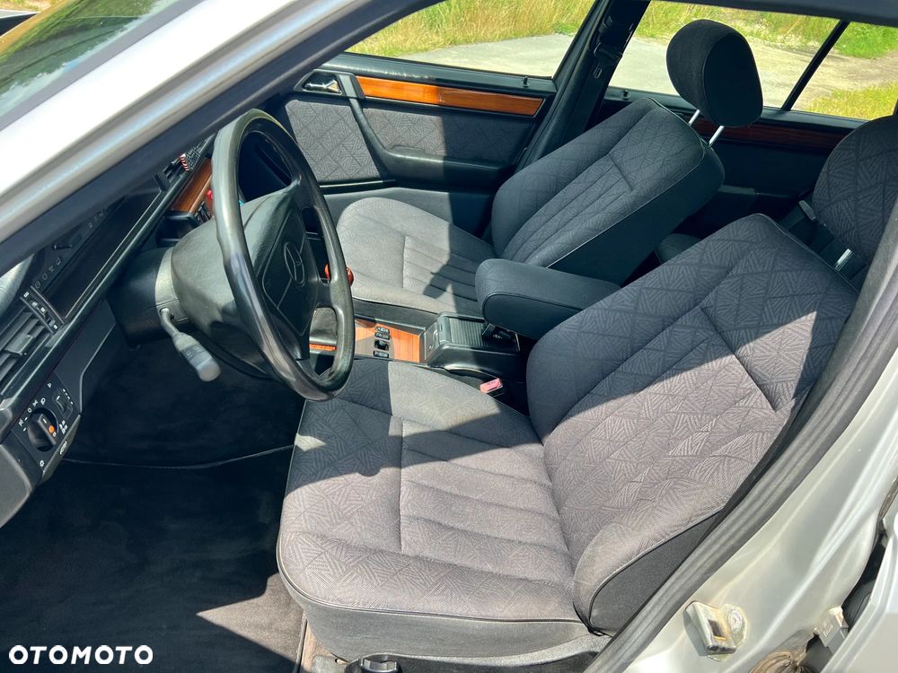 Mercedes-Benz W124 (1984-1993) - 20