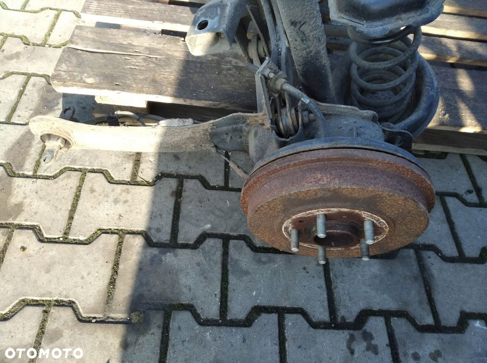 Ford Focus MK3 lift wahacz tyl piasta prawa - 2