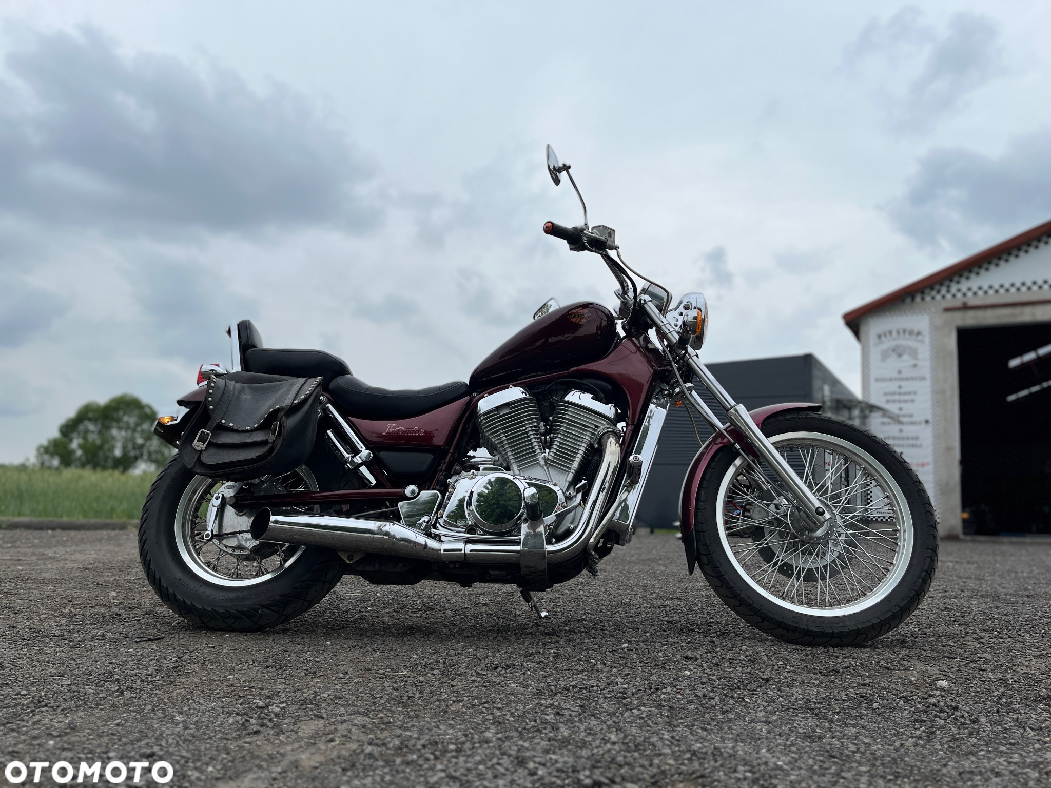 Suzuki Intruder - 5