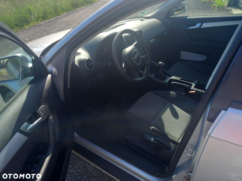 Audi A3 Sportback 1.6 Attraction - 9