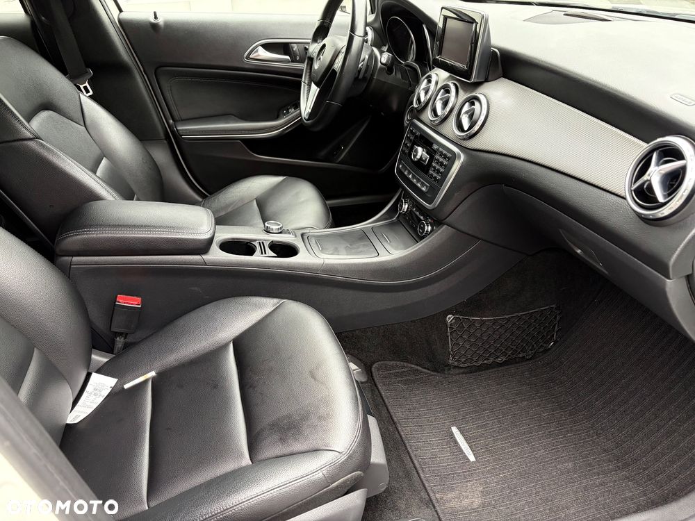 Mercedes-Benz GLA 250 4-Matic - 15