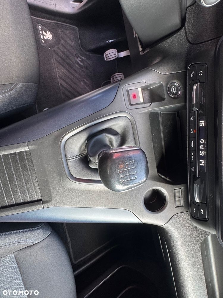 Peugeot Rifter 1.5 BlueHDI Allure Pack S&S - 15