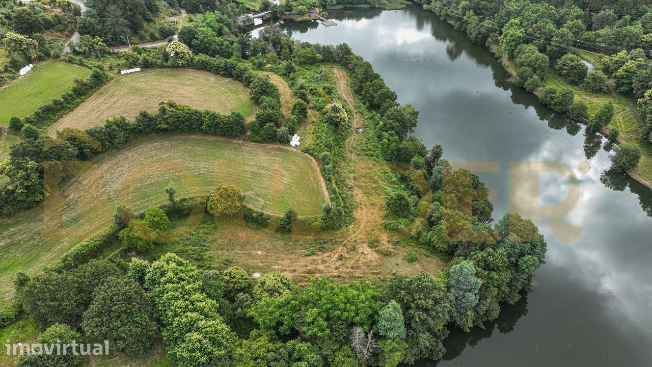 Terreno em Brunhais, Póvoa de Lanhoso - Grande imagem: 4/17