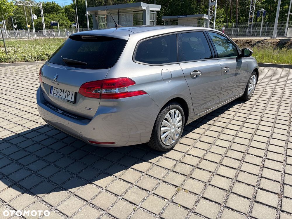 Peugeot 308 - 8
