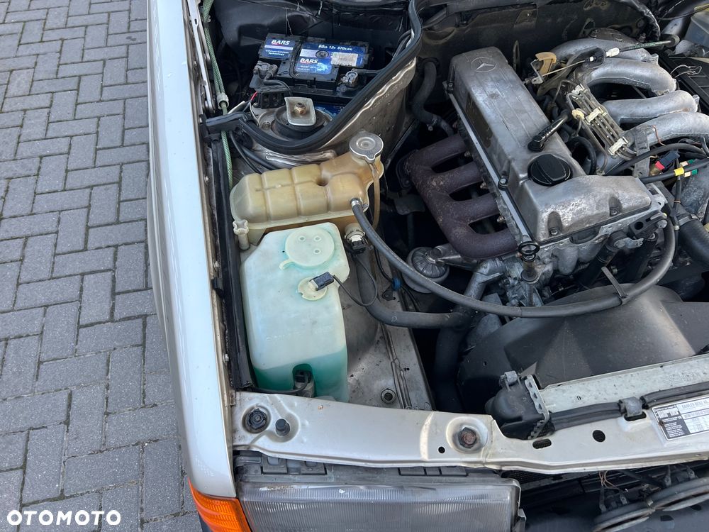 Mercedes-Benz W201 (190) - 11