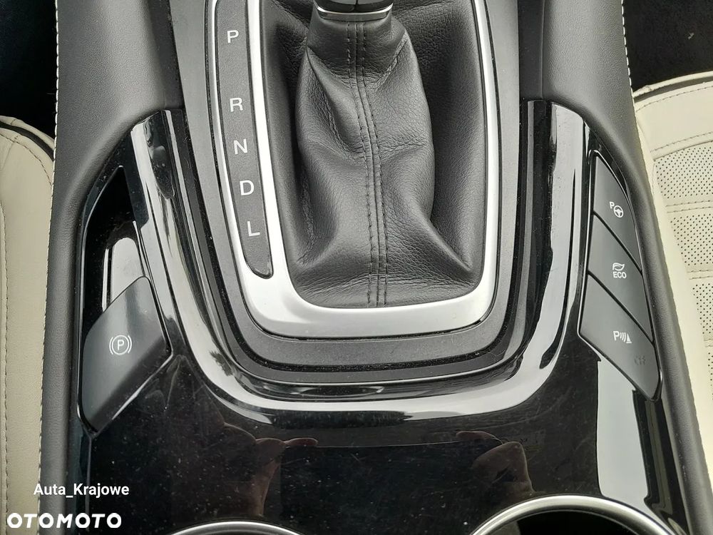 Ford Mondeo 2.0 Hybrid Vignale Plus - 24