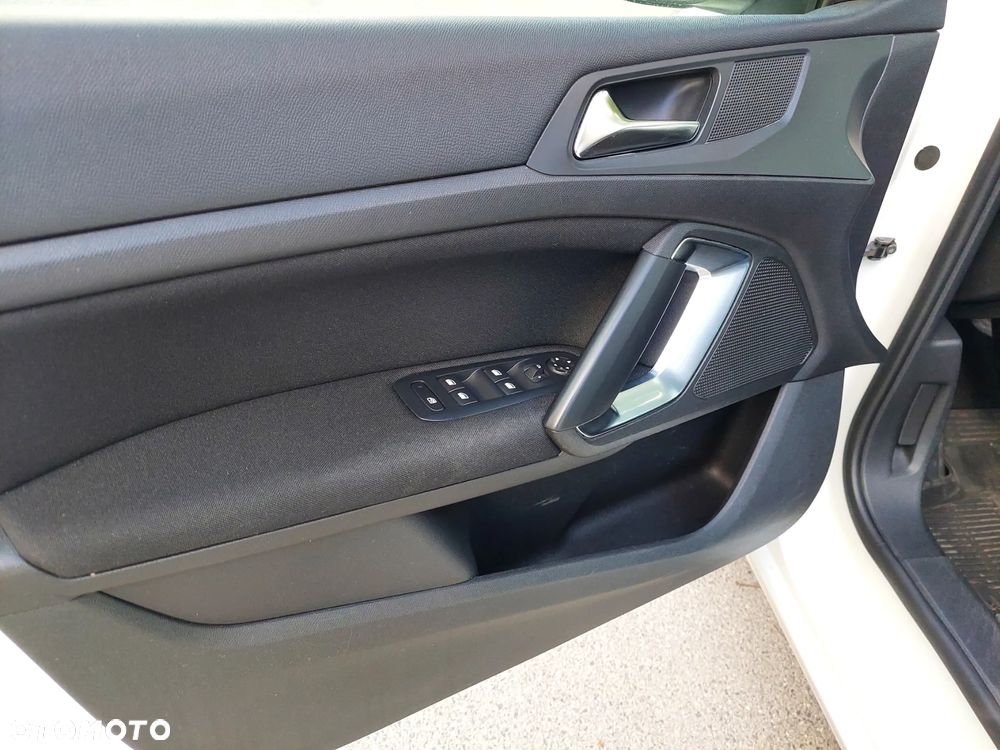 Peugeot 308 1.6 THP Allure - 19