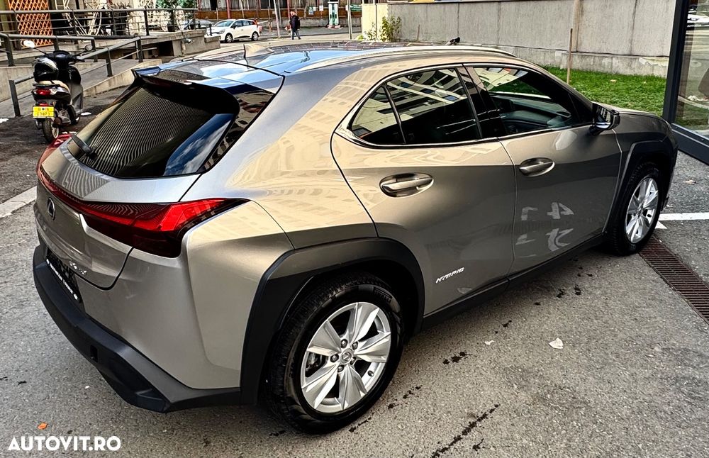 Lexus UX 250h Amazing Edition - 4