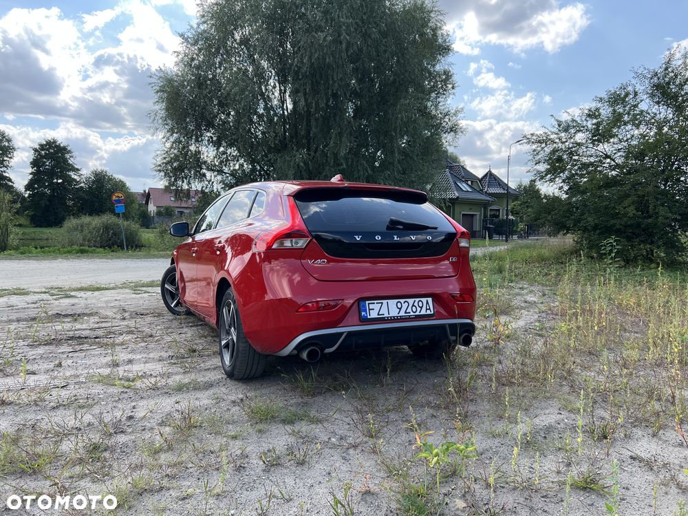 Volvo V40 D2 Drive-E R-Design Momentum - 4