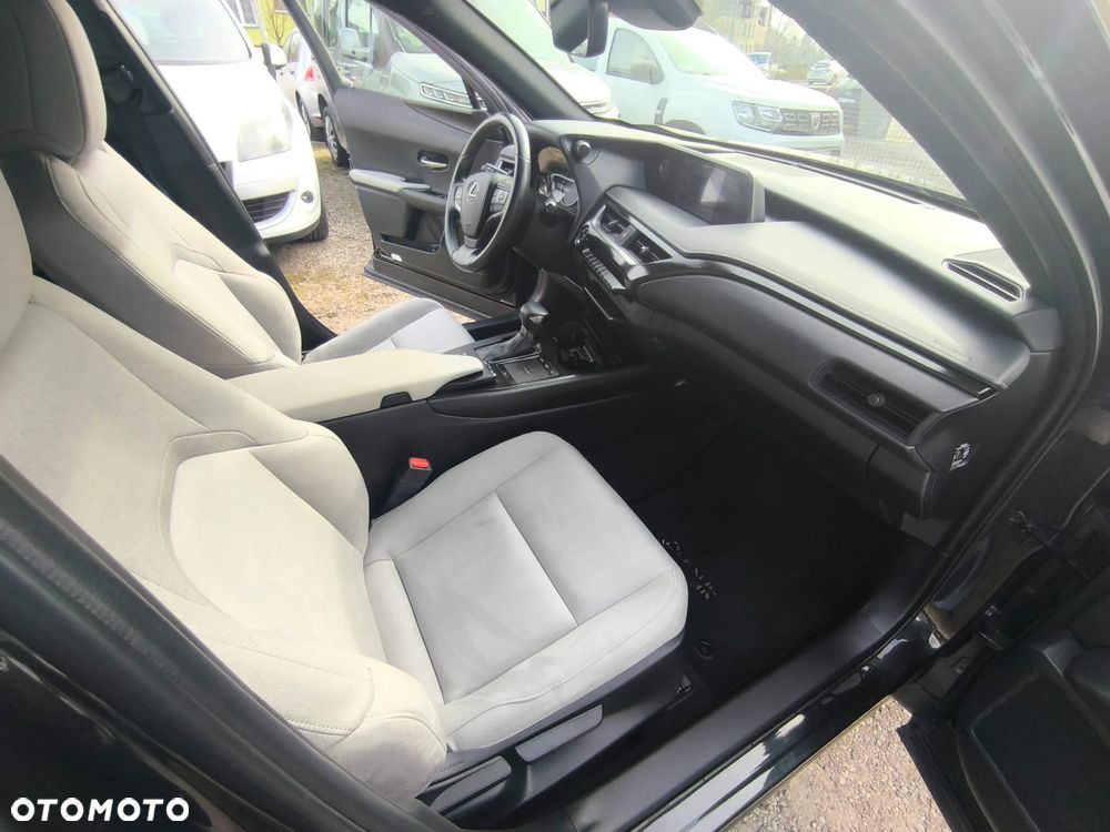 Lexus UX 250h Elegance 2WD - 18