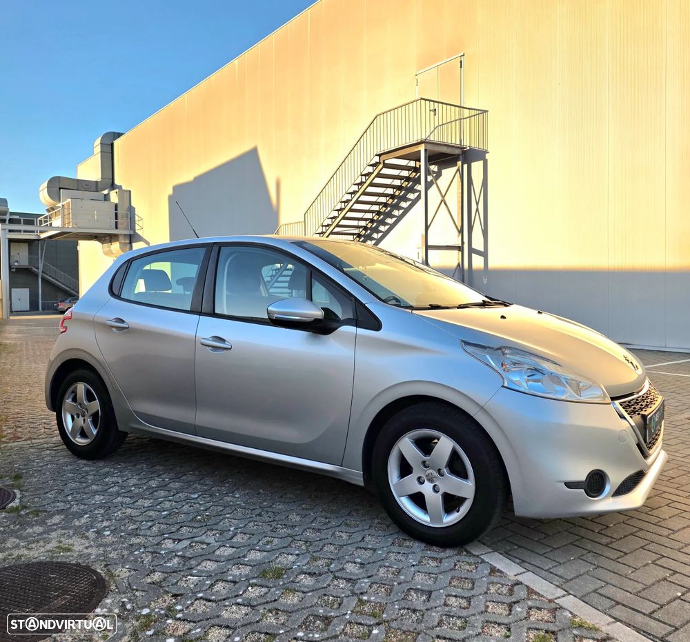 Peugeot 208 1.4 HDi Allure - 3