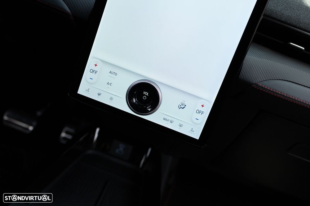 Ford Mustang Mach-E 75.7 kWh Premium AWD - 29