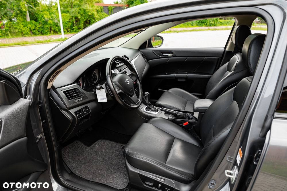 Suzuki Kizashi 2.4 4x4 CVT Sport - 17
