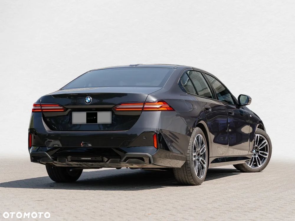 BMW Seria 5 520d xDrive mHEV M Sport - 3