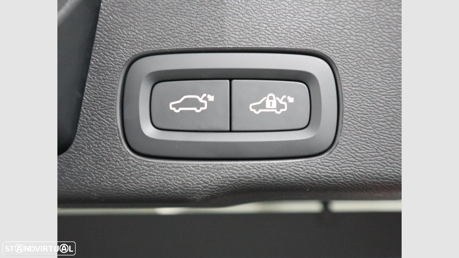 Volvo XC 60 2.0 T8 PHEV Plus Bright AWD - 8