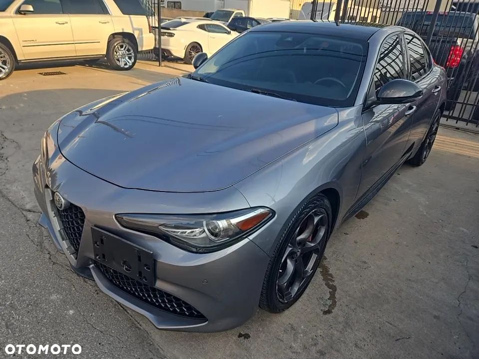 Alfa Romeo Giulia - 1