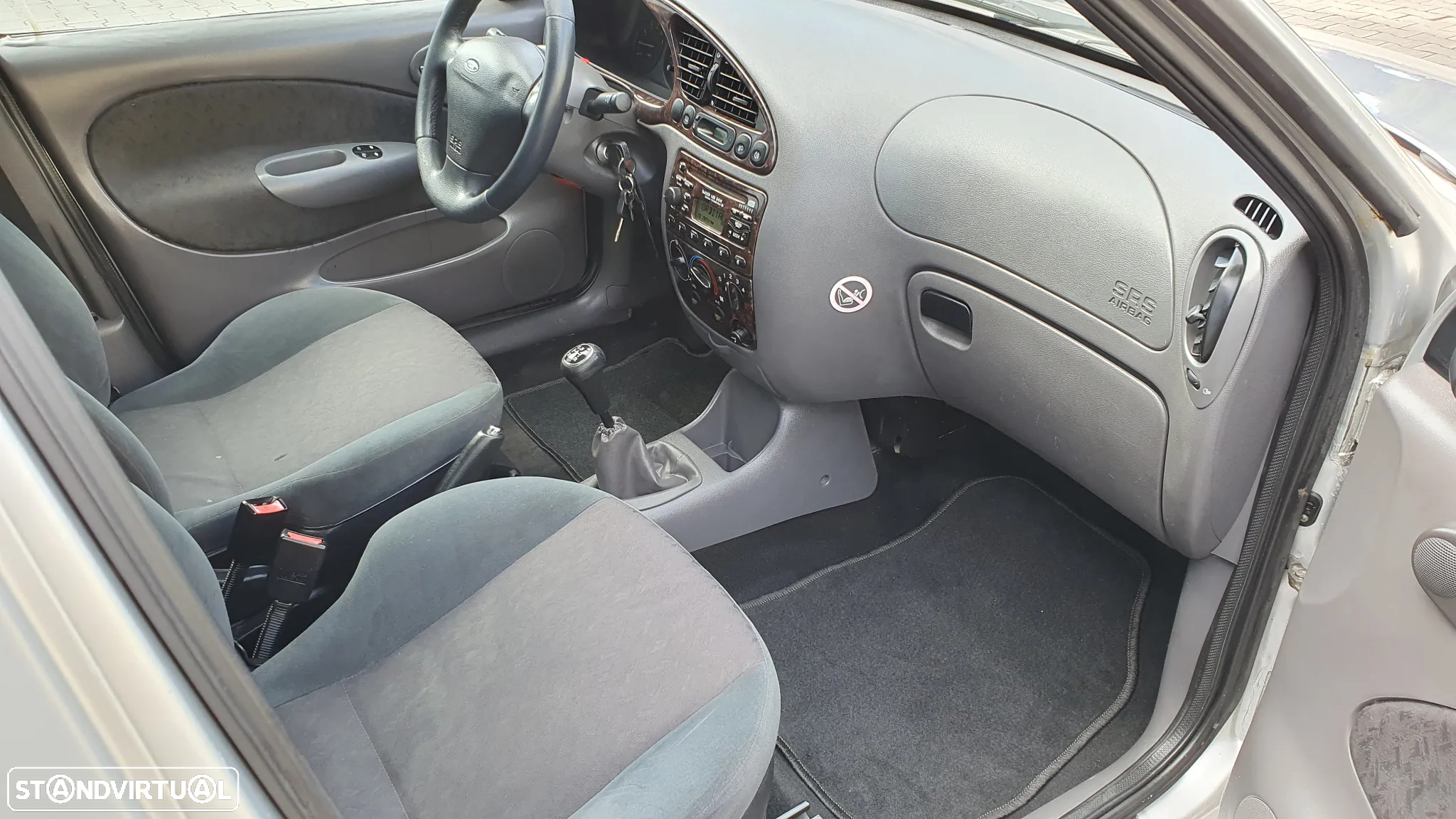 Ford Fiesta 1.25 Ghia - 17