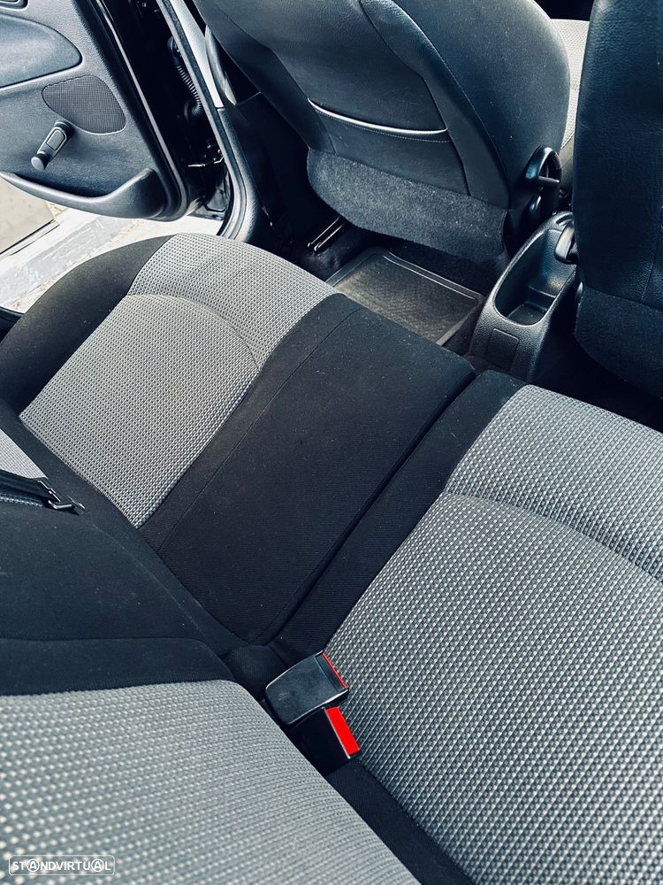 Peugeot 206 1.1 XT - 35