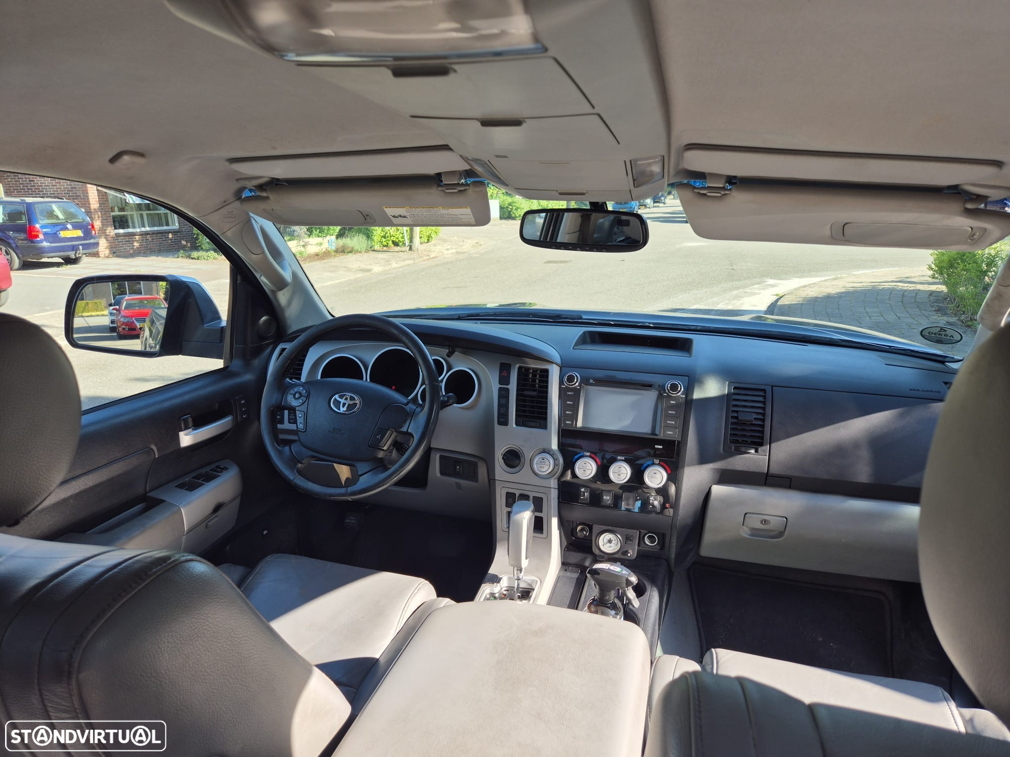 Toyota Hilux 4x4 Cabine Dupla DPF Auto Executive - 2