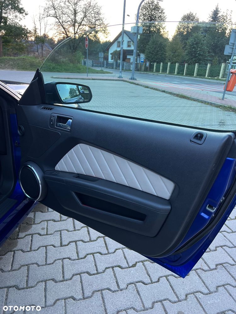 Ford Mustang 3.7 V6 Premium - 32
