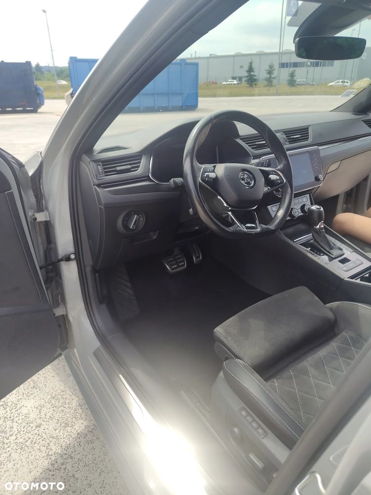 Skoda Superb 2.0 TDI SCR Sportline DSG - 25