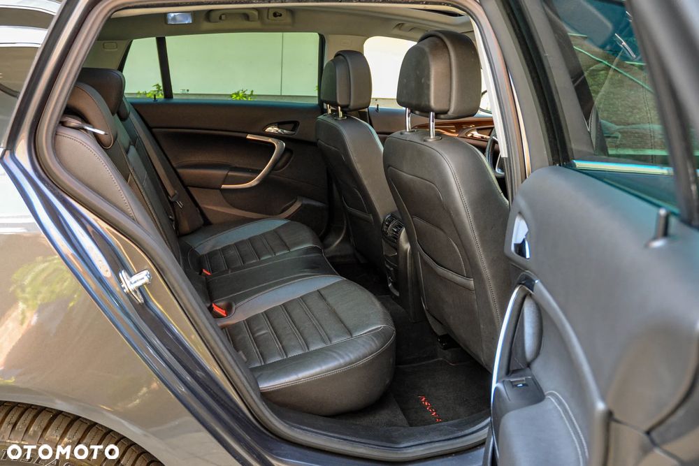 Opel Insignia - 12