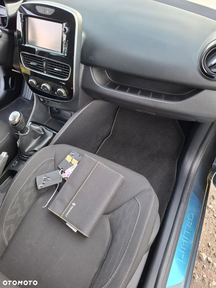 Renault Clio 1.2 16V 75 Limited - 15