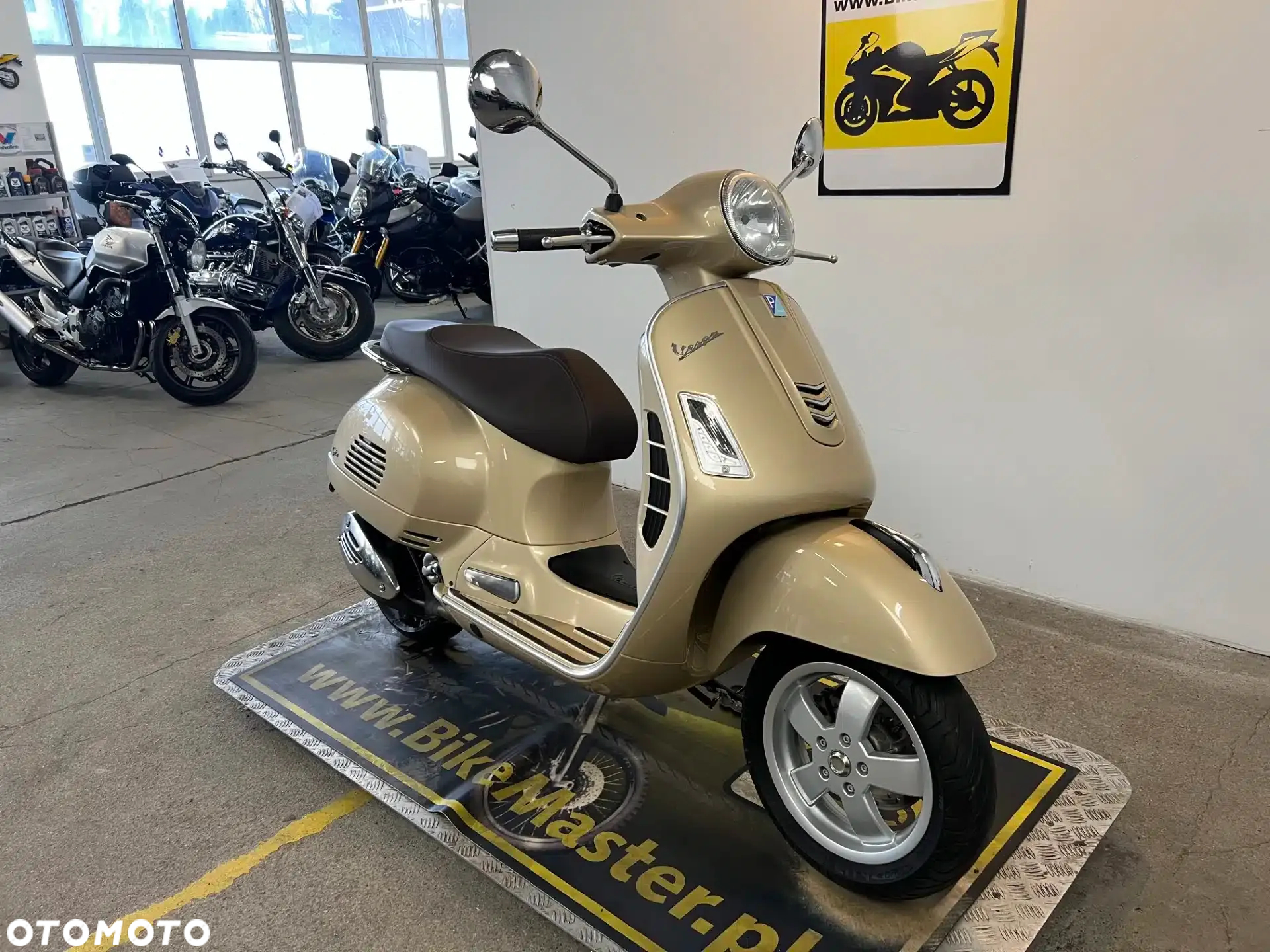 Vespa GTS - 3