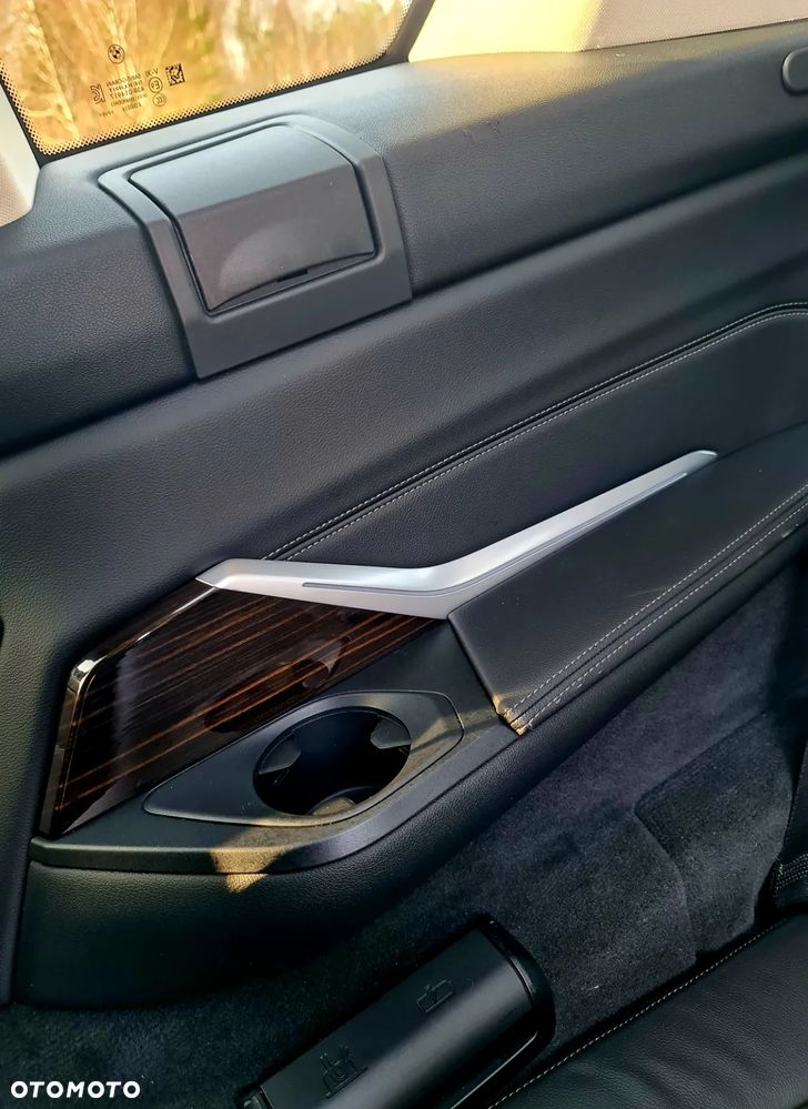 BMW X7 xDrive40i - 27