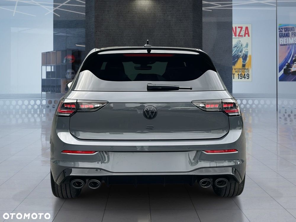 Volkswagen Golf - 11