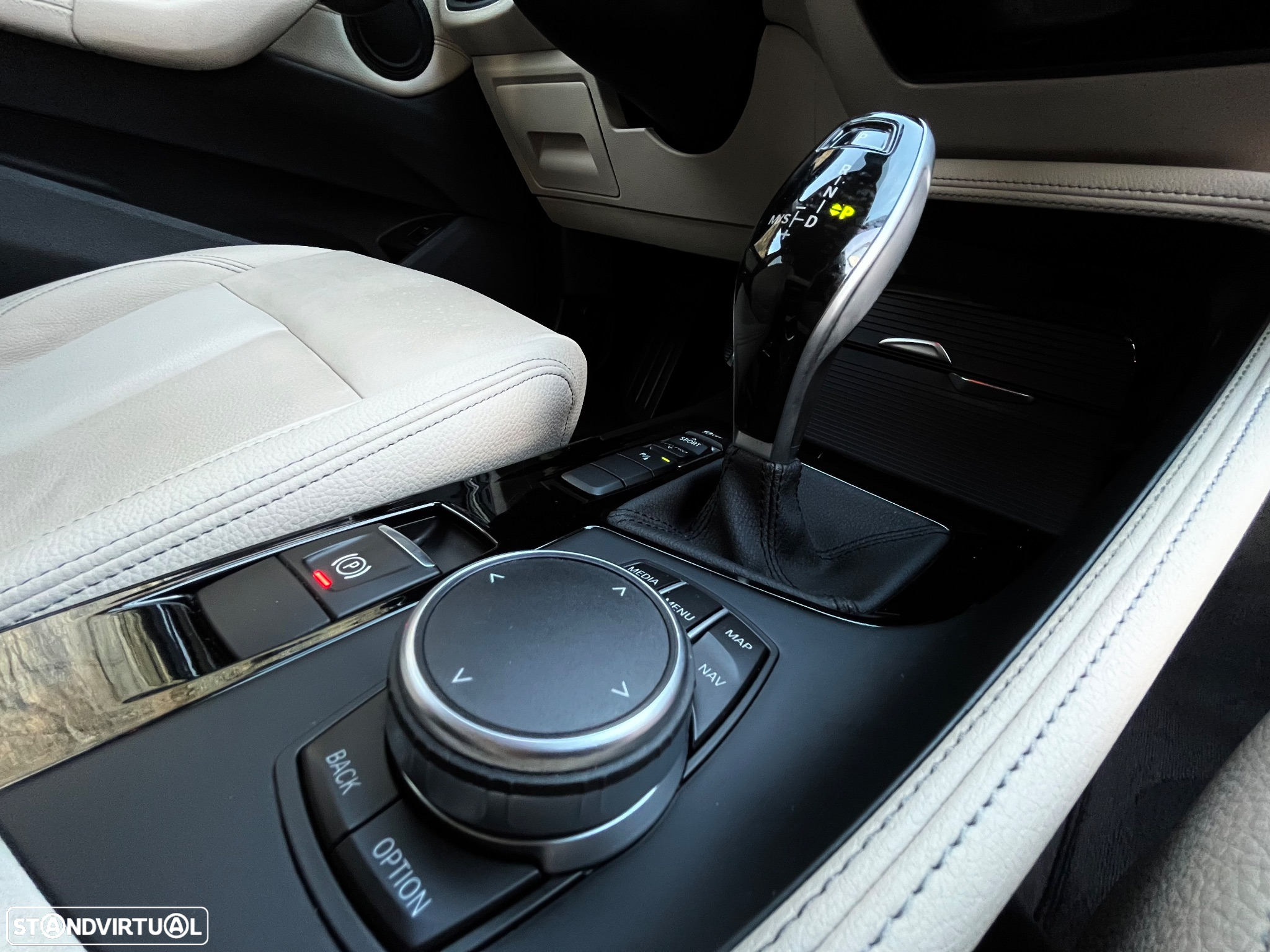 BMW X1 18 i sDrive xLine Auto - 41