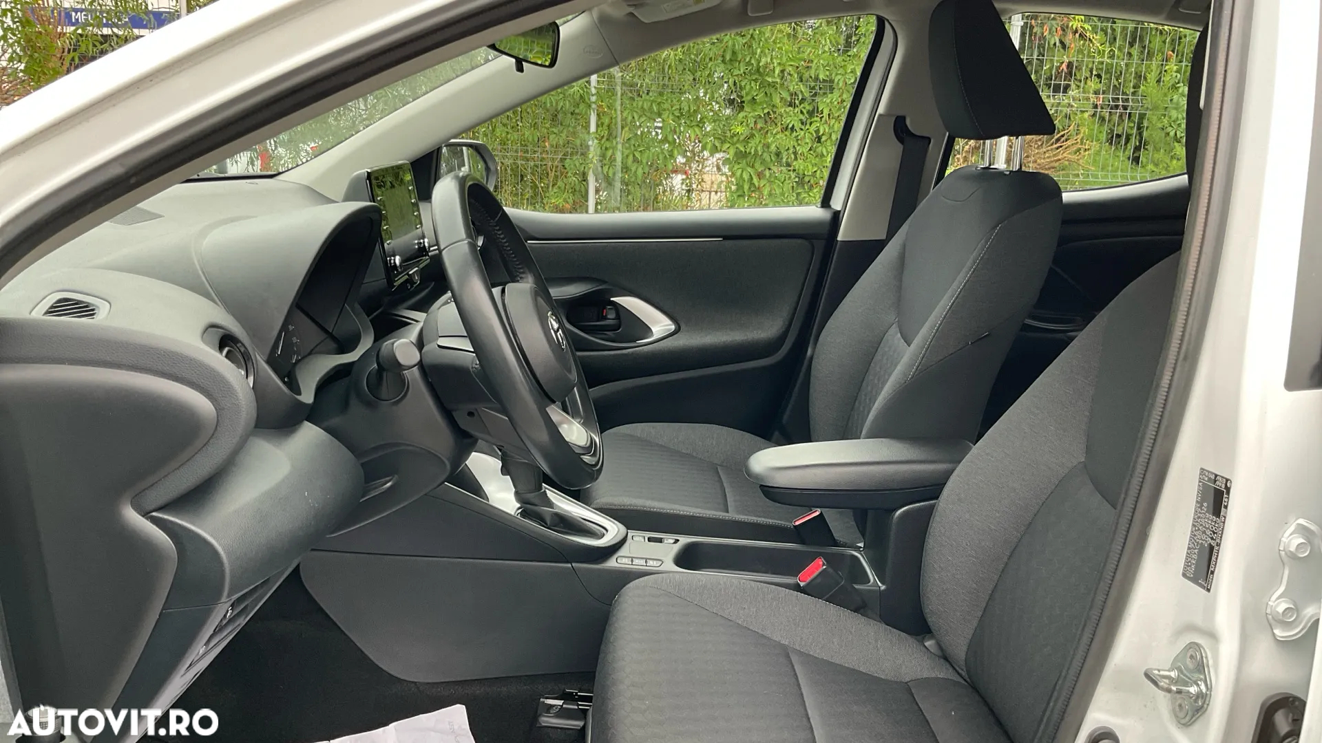 Toyota Yaris 1.5 VVT-i HSD Active - 18