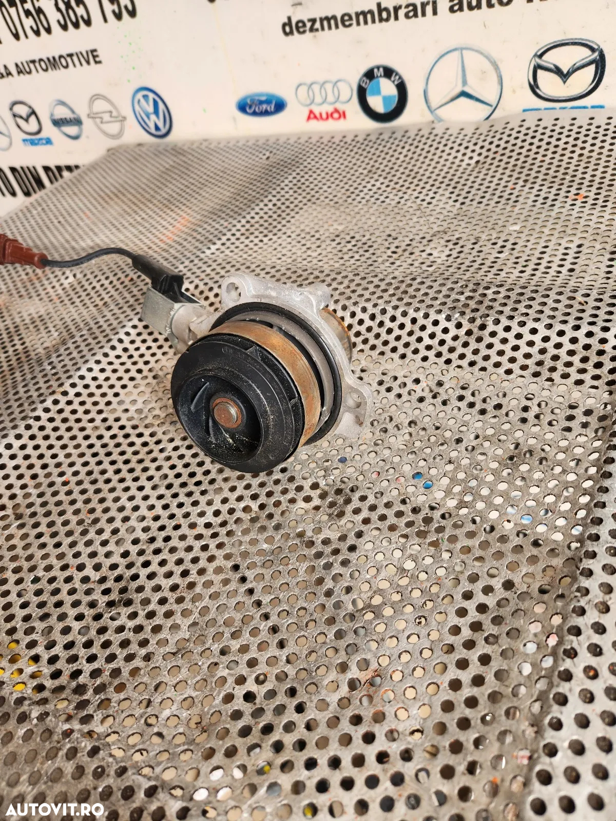 Pompa Apa Cu Senzor Audi A4 B8 A5 A6 Q5 Q3 Vw Seat Skoda 2.0 Tdi Euro Cod 04L - Dezmembrari Arad - 4