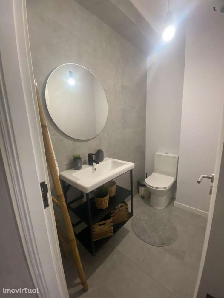 Quarto - localizado em Sé de Braga e São Lázaro Braga - Grande imagem: 3/5