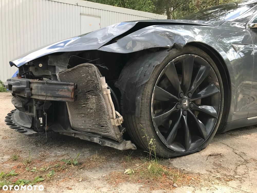 Tesla Model S Performance - 7