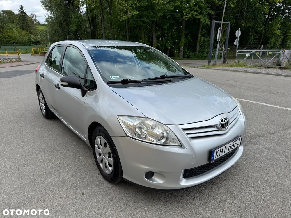 Toyota Auris 1.4 D-4D Terra - 4