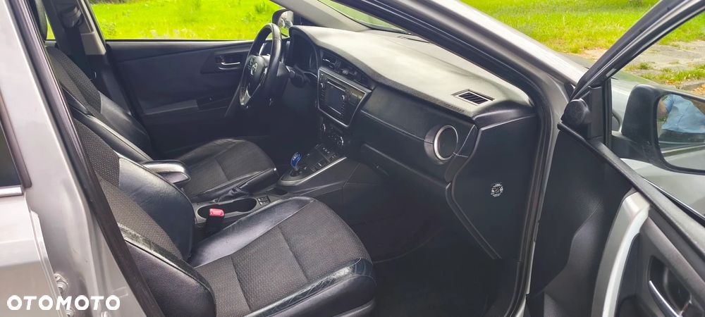 Toyota Auris 1.8 HSD Prestige NAVI - 7