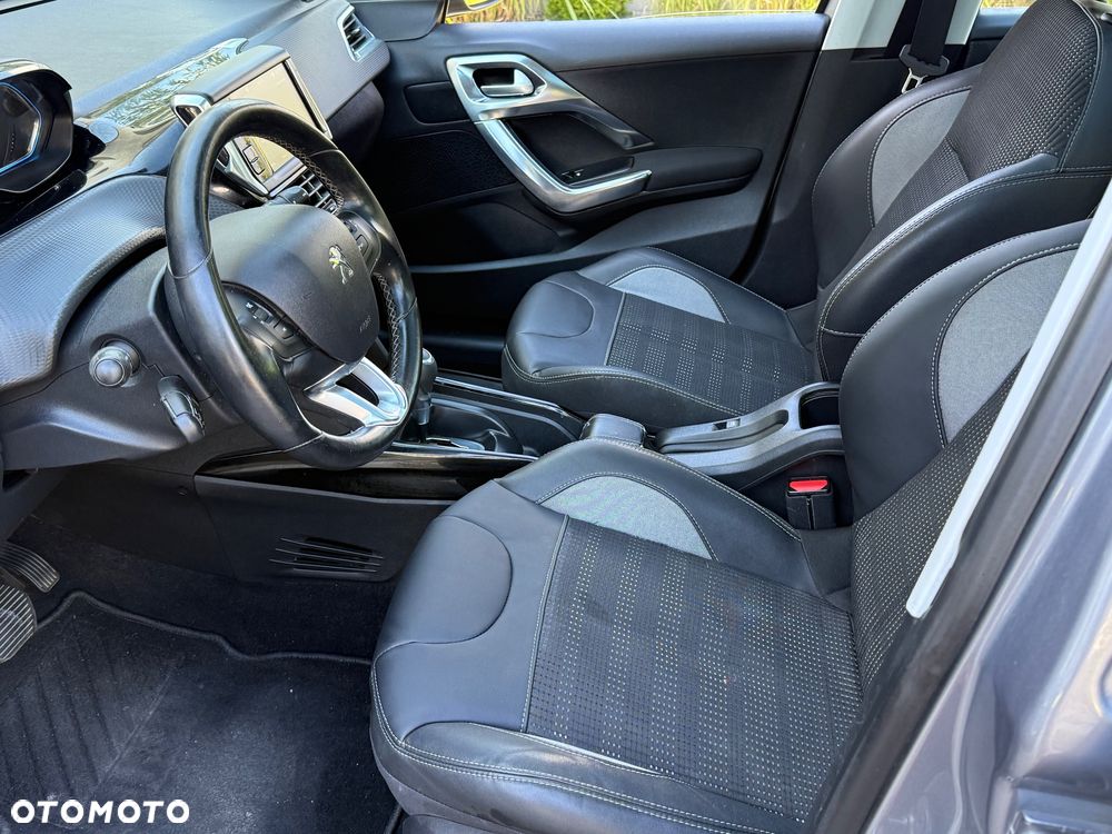 Peugeot 2008 PureTech 130 Stop&Start EAT6 Allure - 25