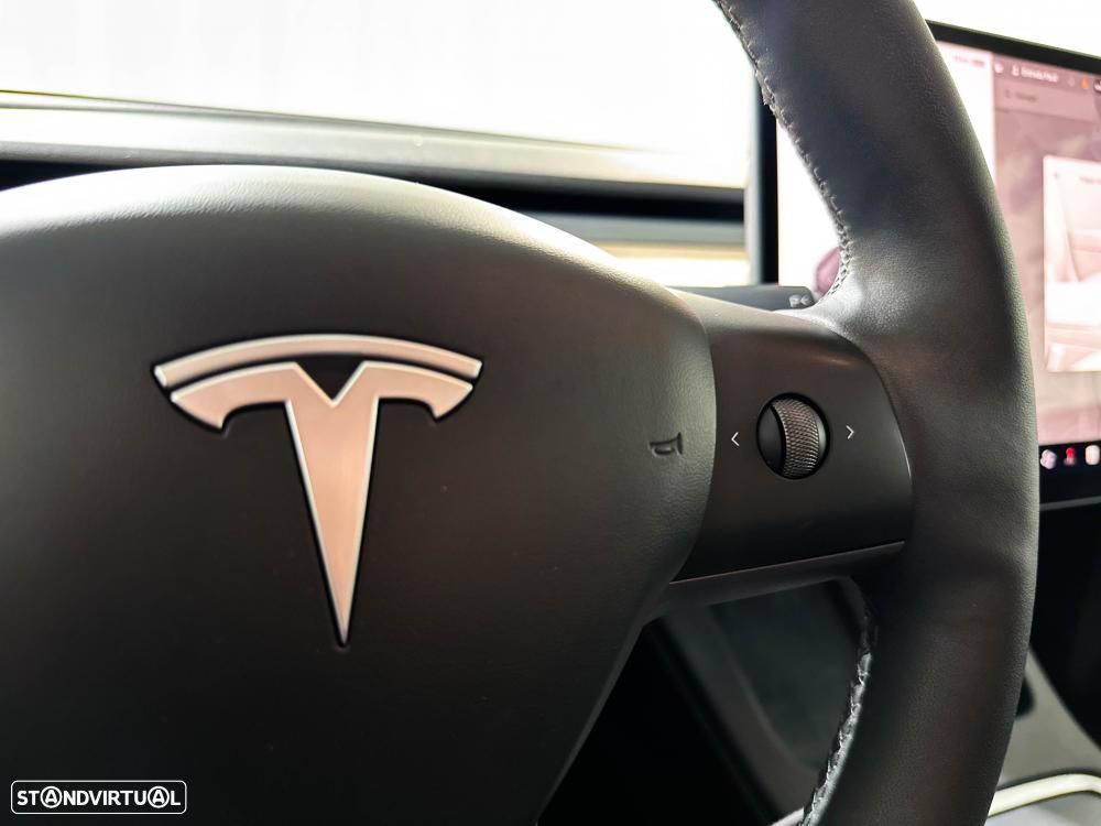 Tesla Model Y Performance Dual Motor AWD - 42