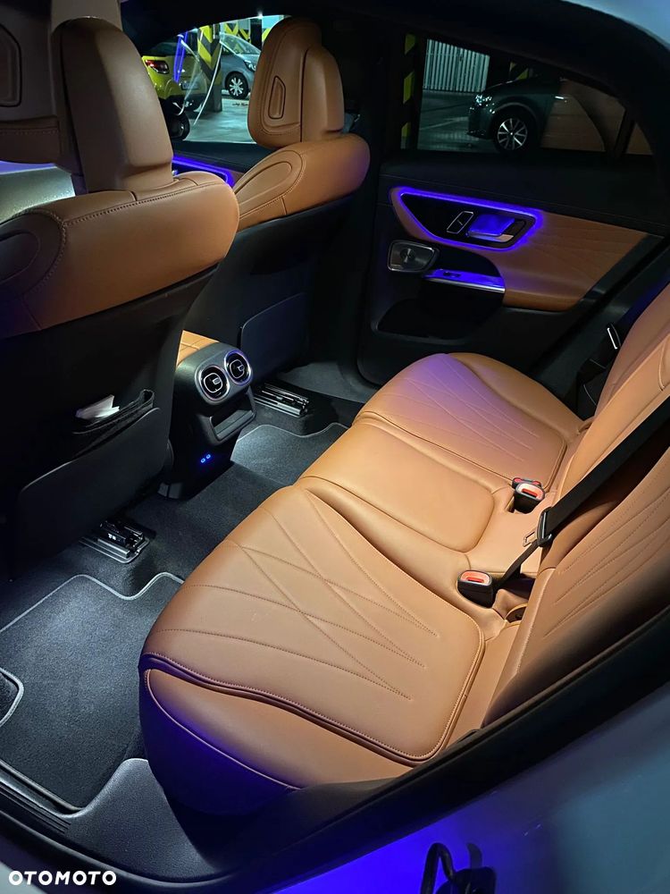 Mercedes-Benz GLC 300 4Matic 9G-TRONIC AMG Line Advanced - 25