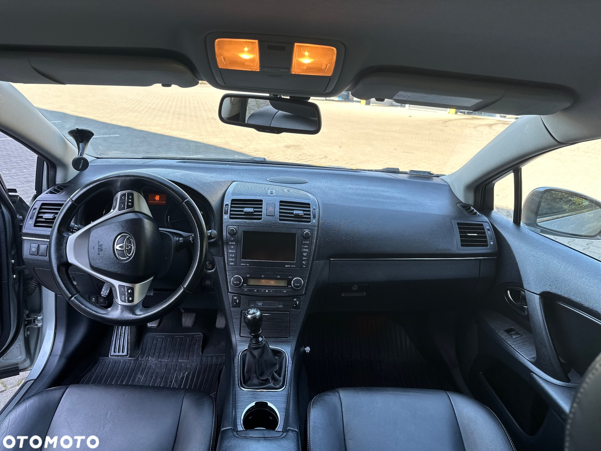Toyota Avensis - 8